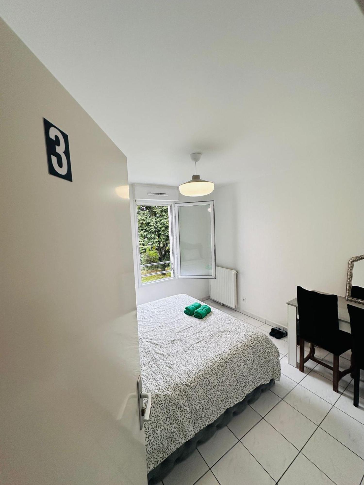 Sri-Indo Bobigny Paris Apartment ภายนอก รูปภาพ